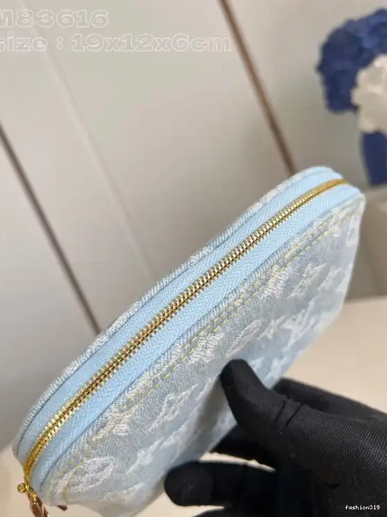 Cosmétique PM Vuitton Pochette Louis 0331